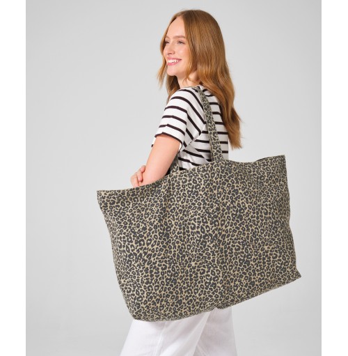 Stor tygväska i canvas med leopardmönster Stor tygväska i canvas med leopardmönster