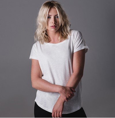 Dam T-shirt ekologisk och feminin